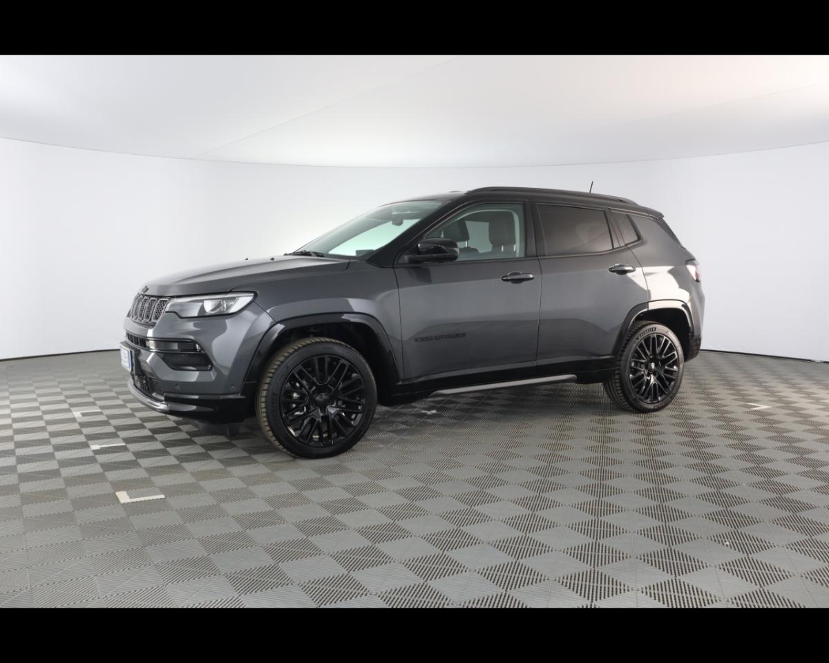 https://cdn-sp.caraffinity.it/SP/IT/JEEP-COMPASS-E-HYBRIDE-2426145_1.JPG?format=jpeg