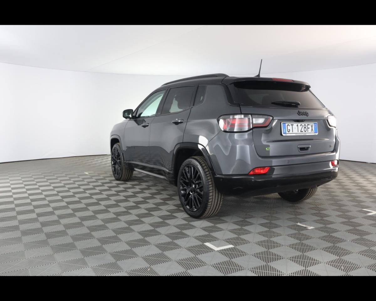 https://cdn-sp.caraffinity.it/SP/IT/JEEP-COMPASS-E-HYBRIDE-2426145_10.JPG