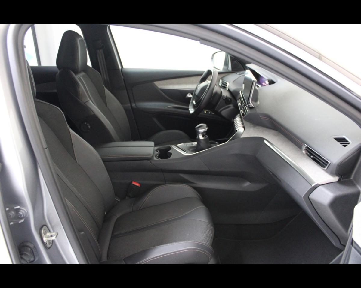 https://cdn-sp.caraffinity.it/SP/IT/PEUGEOT-3008-2425159_16.JPG