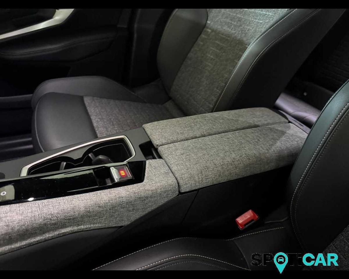 https://cdn-sp.caraffinity.it/SP/IT/PEUGEOT-3008-2429539_13.JPG