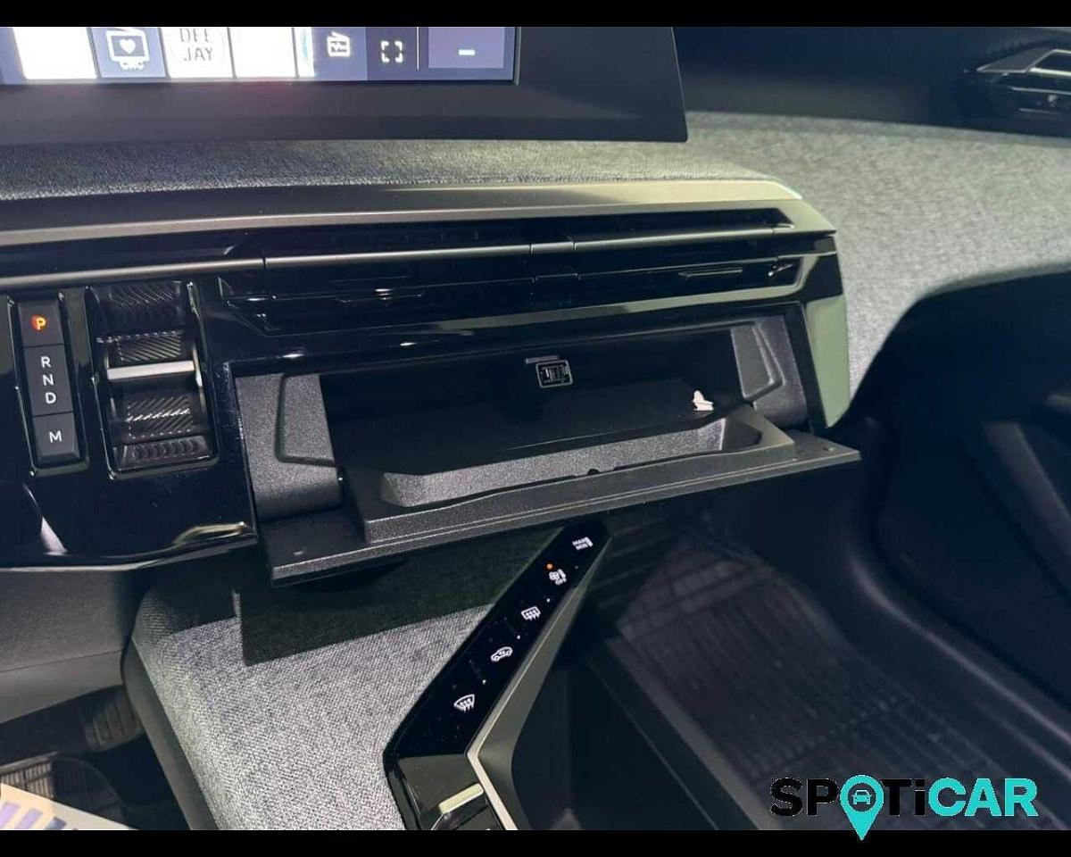 https://cdn-sp.caraffinity.it/SP/IT/PEUGEOT-3008-2429539_16.JPG
